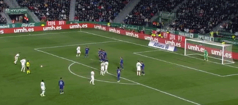 曼联官方：姆伯莫将在对阵埃弗顿的比赛中上演首秀