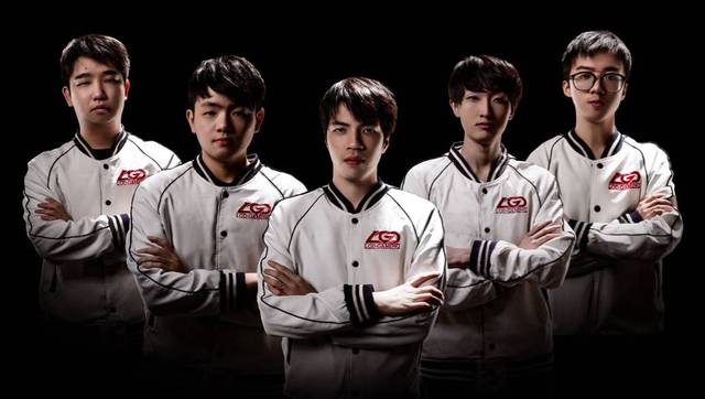 仅让年轻球 仅让年轻球